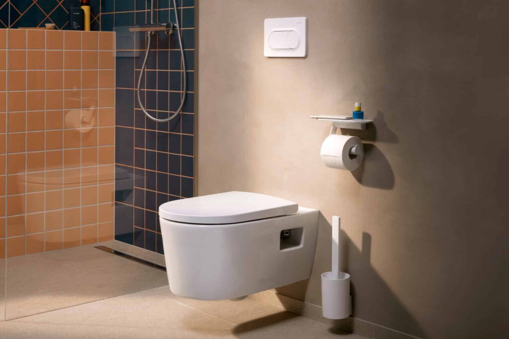 Une marque premium de solutions pour salles de bains présente un réservoir encastrable autoportant pour WC suspendu 1