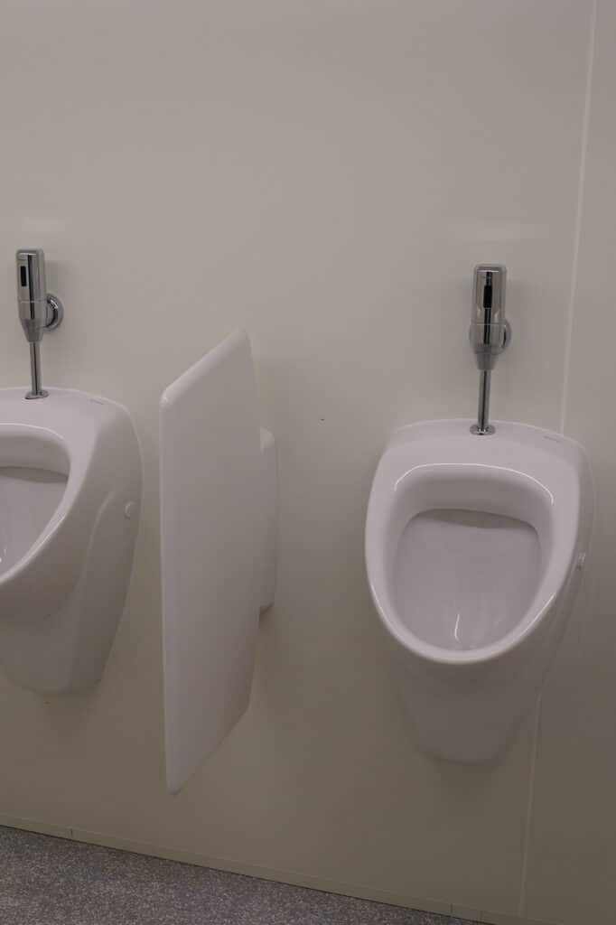  1 Belge sur 2 évite de se rendre aux toilettes hors domicile  2
