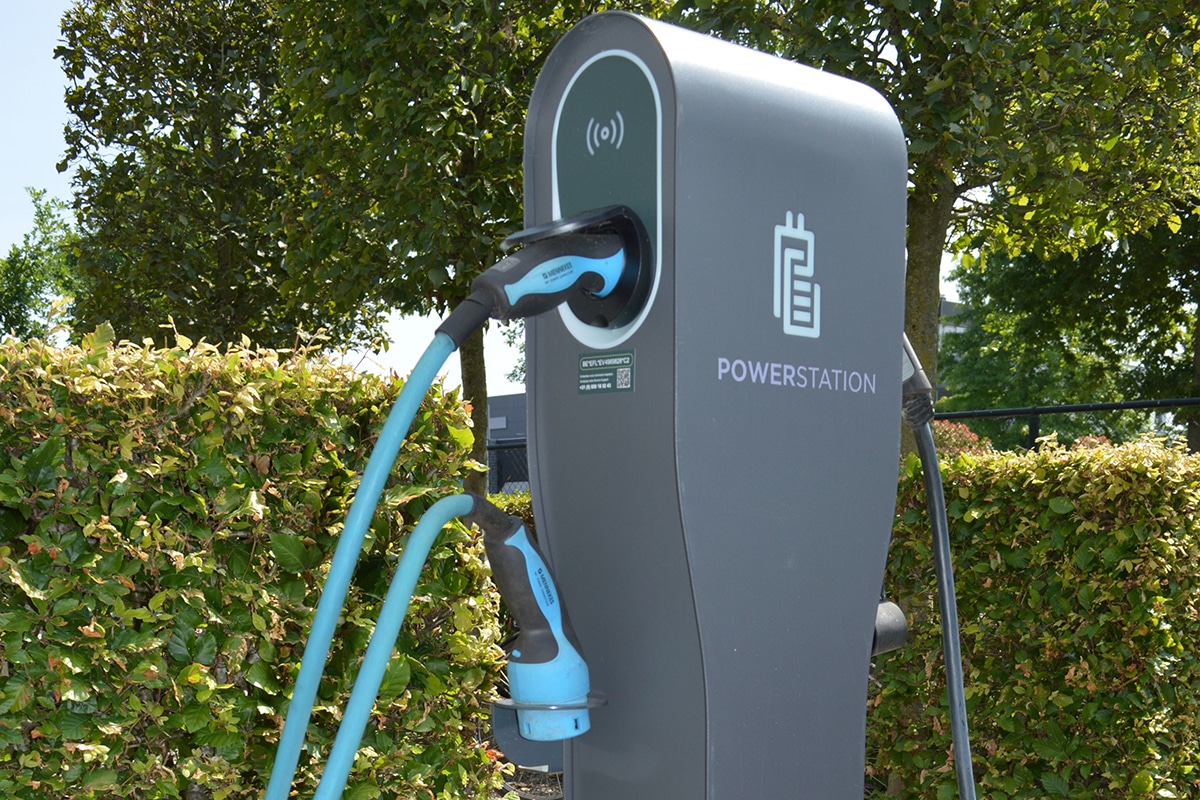 Borne de recharge plug-and-play de fabrication belge 12