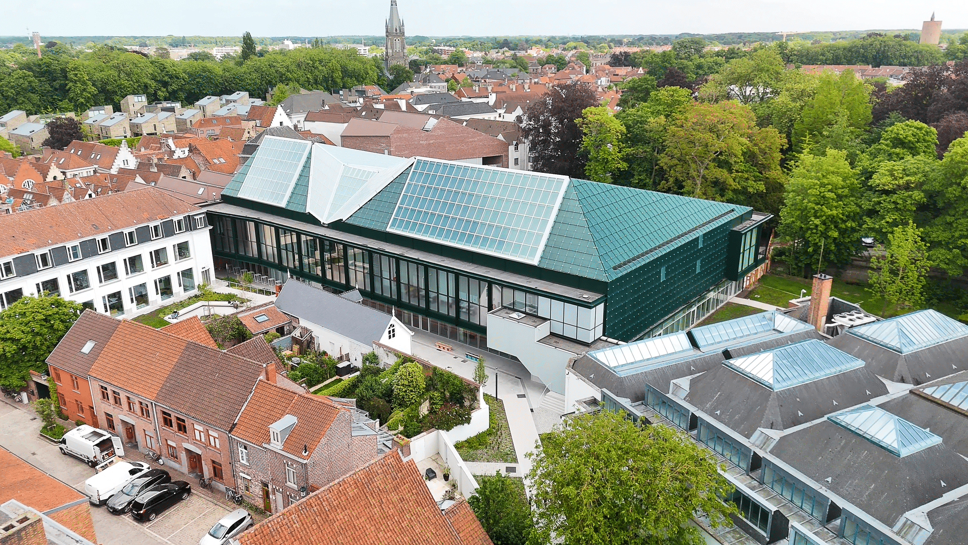 Géothermie et accumulation de glace assurent un climat intérieur idéal pour les œuvres d'art et les visiteurs de BRUSK Bruges 1