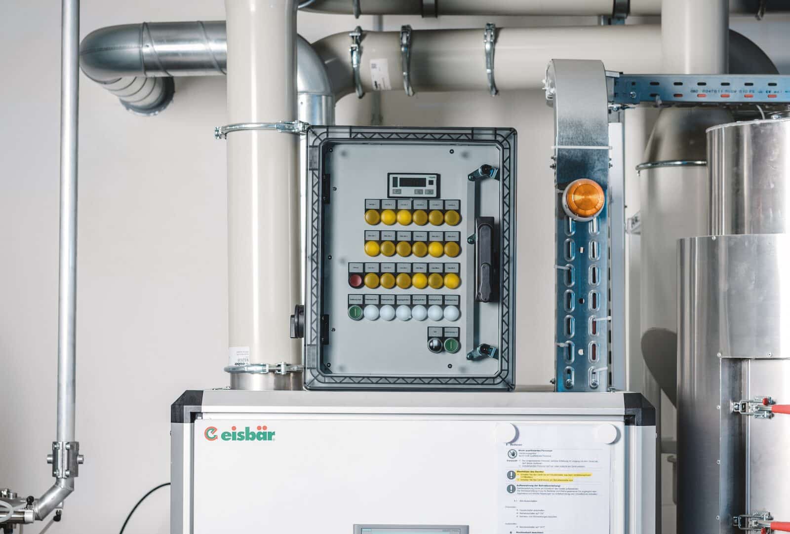 Du boîtier standard à la solution prête à poser un fabricant reconnu se distingue par un sur-mesure poussé